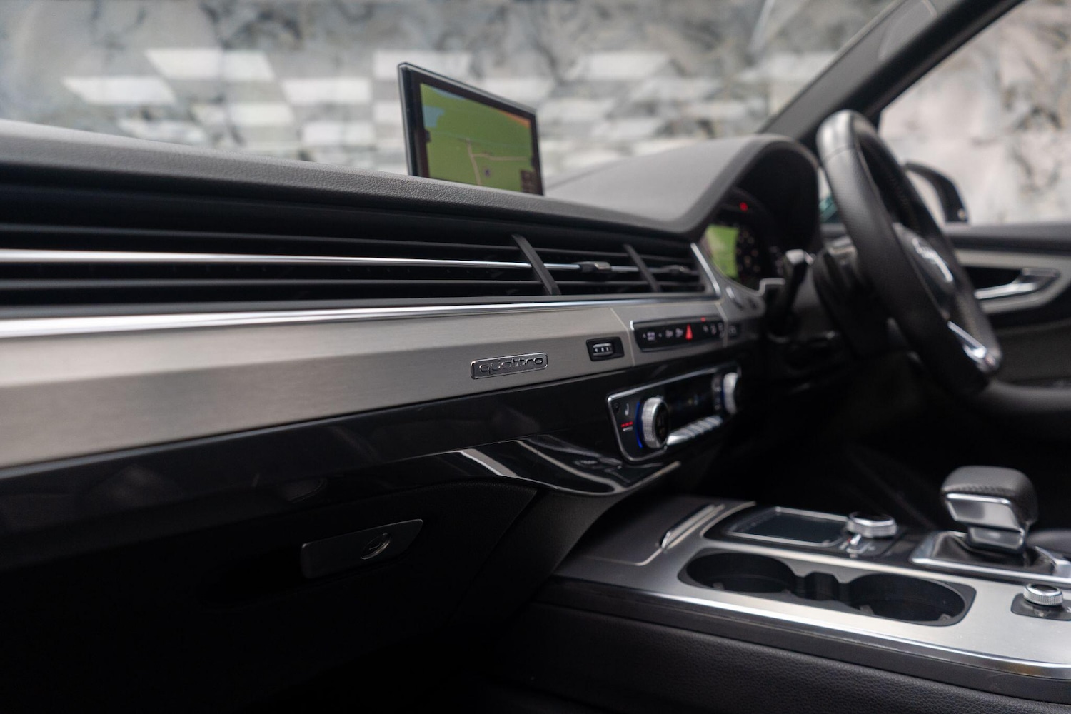 Used Audi Q7 2015 for sale - 76633807: Photo 39