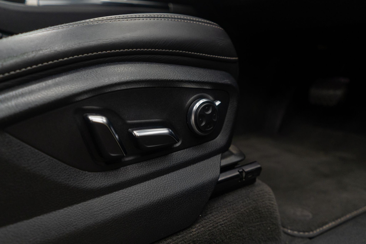 Used Audi Q7 2015 for sale - 76633807: Photo 41