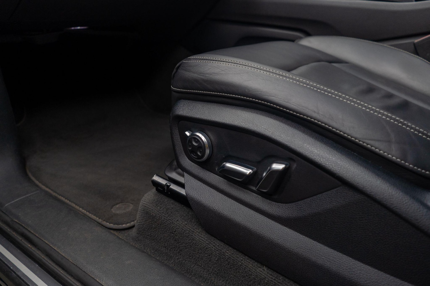 Used Audi Q7 2015 for sale - 76633807: Photo 42