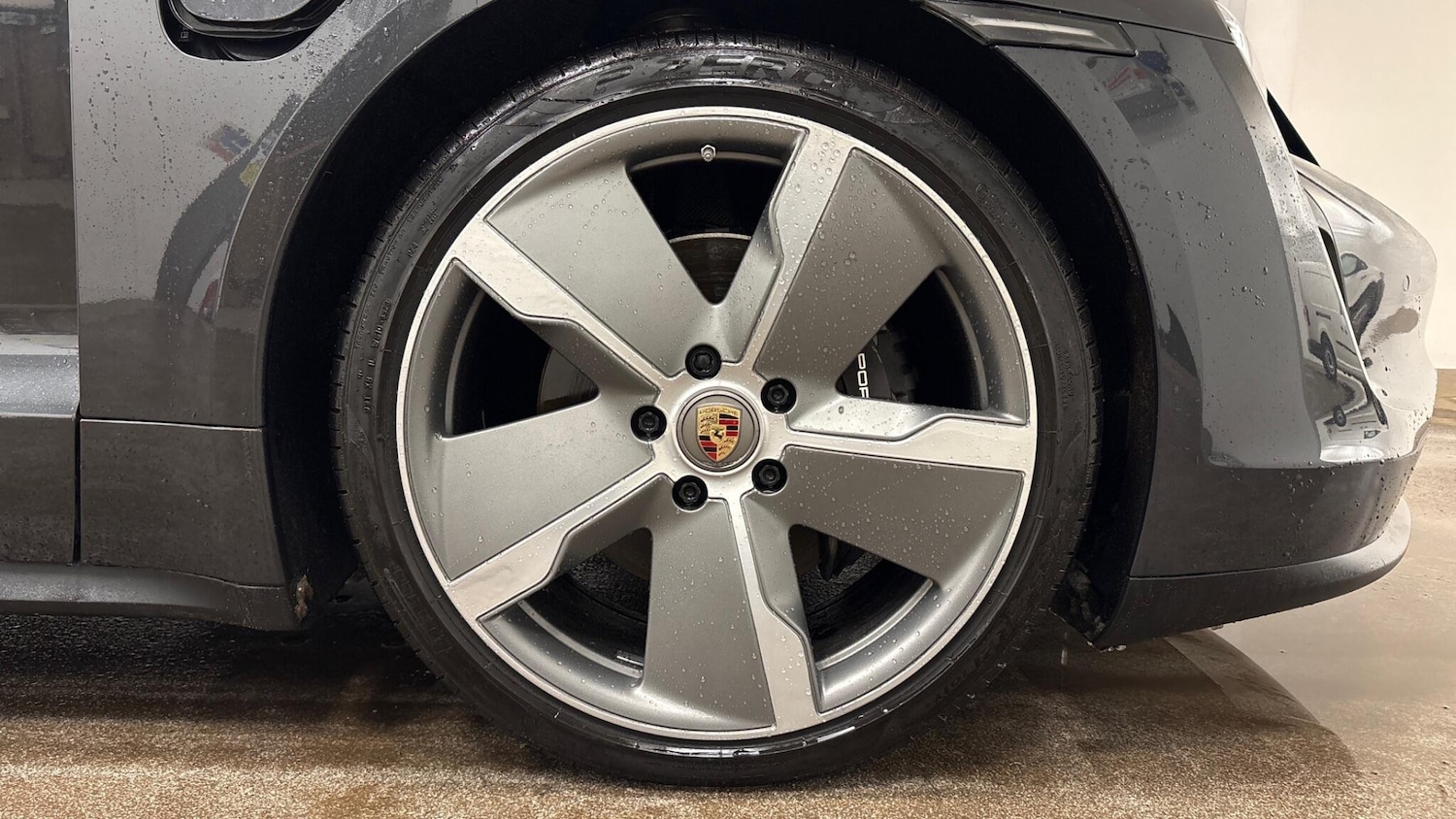 Used Porsche Taycan 2022 for sale - 77637536: Photo 3