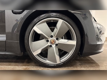 Used Porsche Taycan 2022 for sale - 77637536: Photo