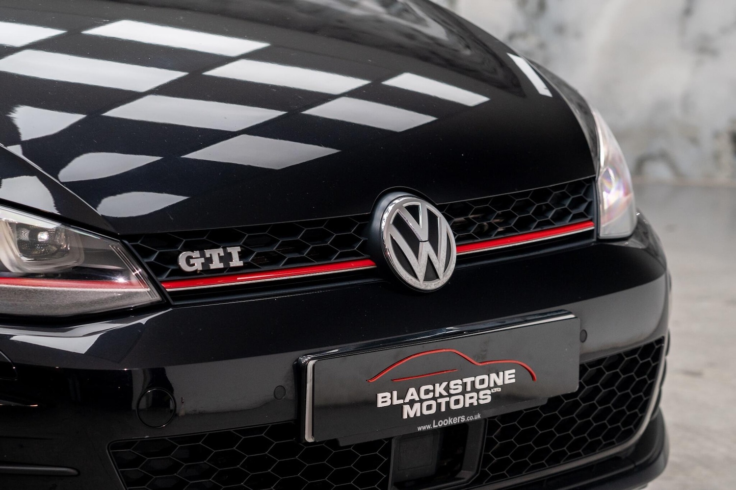 Used Volkswagen Golf 2016 for sale - 77120497: Photo 2