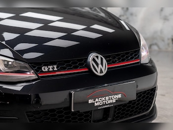 Used Volkswagen Golf 2016 for sale - 77120497: Photo