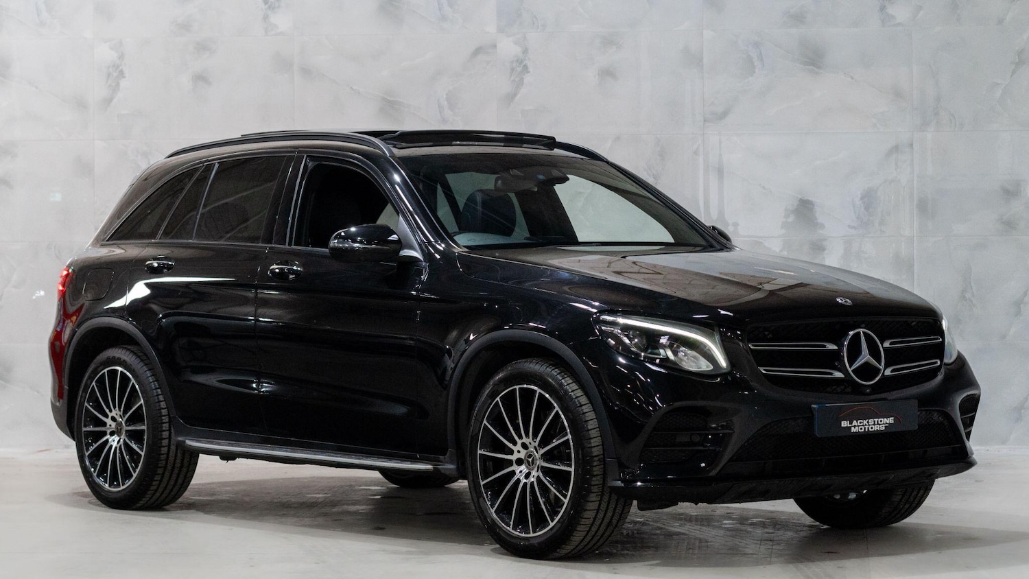 Used Mercedes-Benz GLC 2018 for sale - 77969897: Photo 1