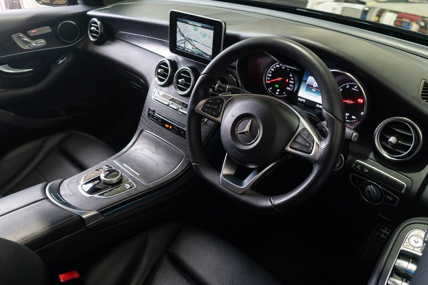 Used Mercedes-Benz GLC 2018 for sale - 77969897: Photo 11