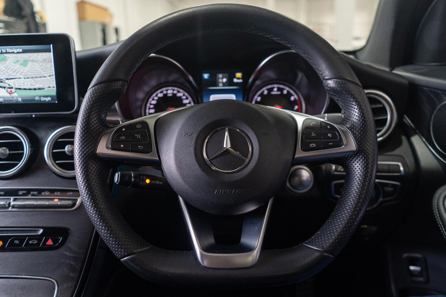 Used Mercedes-Benz GLC 2018 for sale - 77969897: Photo 30