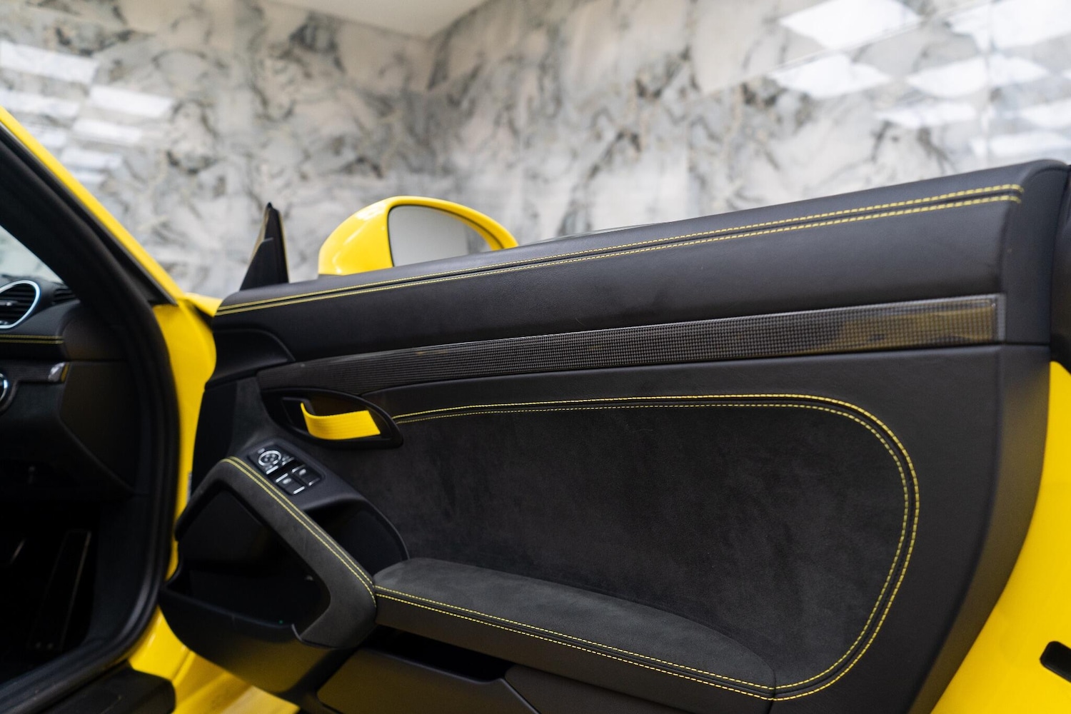 Used Porsche Cayman 2022 for sale - 77343828: Photo 31