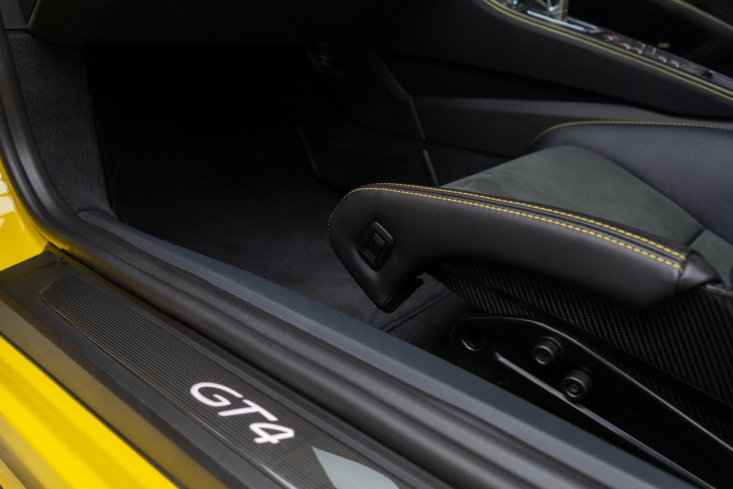 Used Porsche Cayman 2022 for sale - 77343828: Photo 38