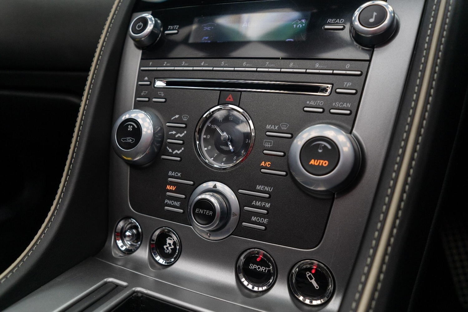 Used Aston Martin Virage for sale - 77156615: Photo 31