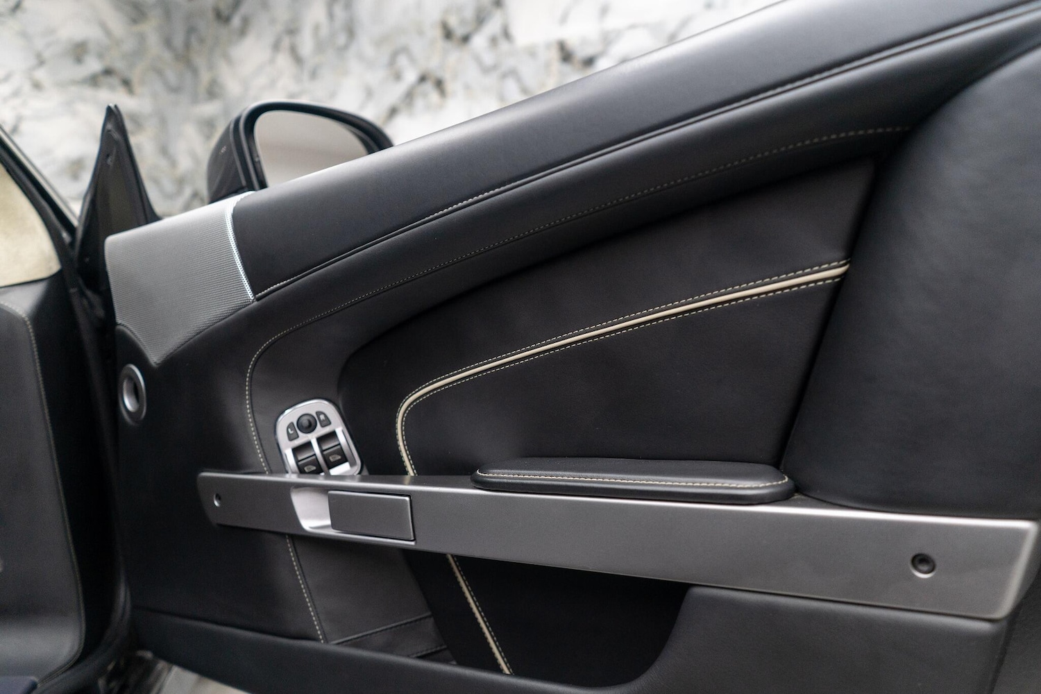 Used Aston Martin Virage for sale - 77156615: Photo 36