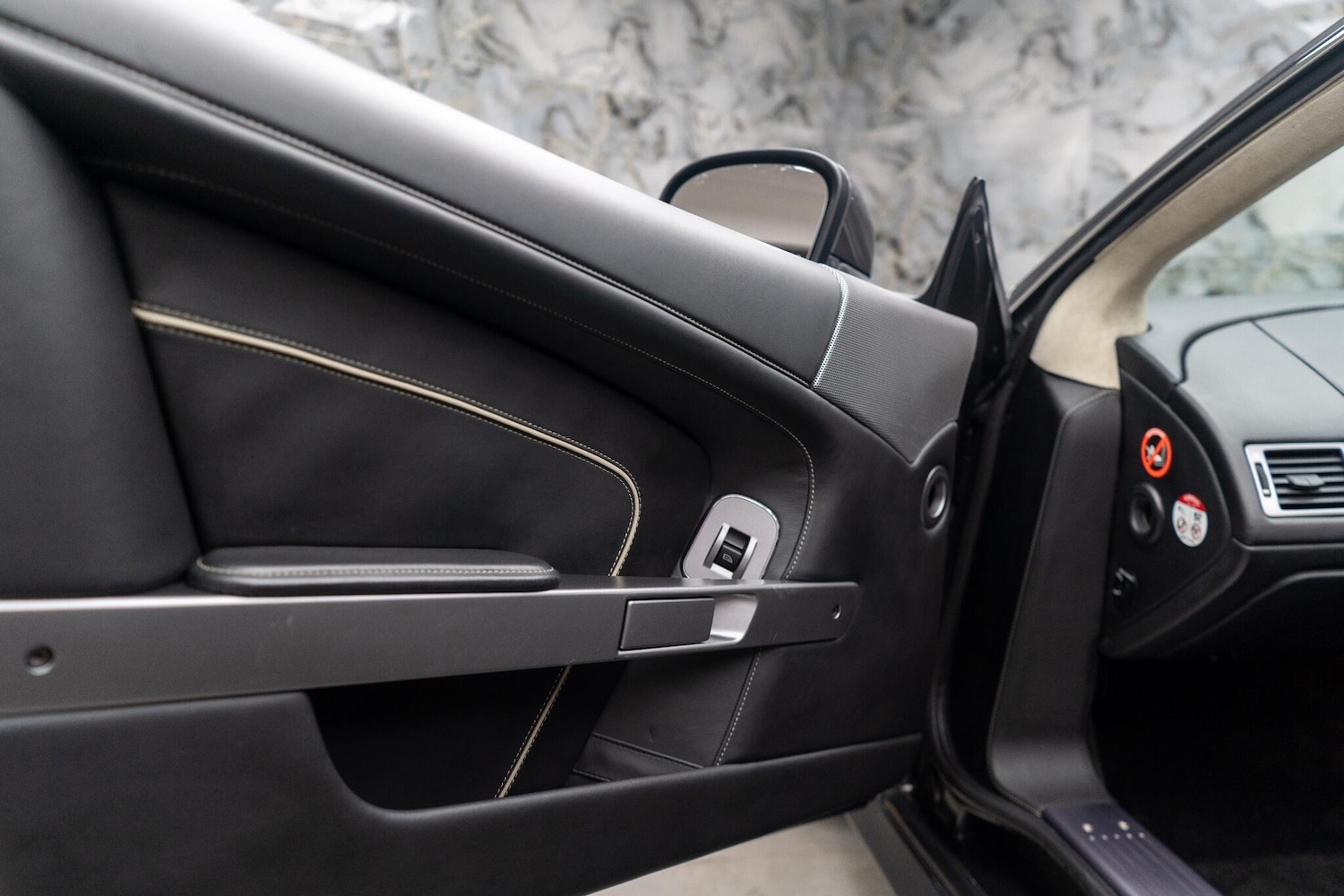 Used Aston Martin Virage for sale - 77156615: Photo 42