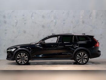 Used Volvo V60 Cross Country 2019 for sale - 78999726: Photo