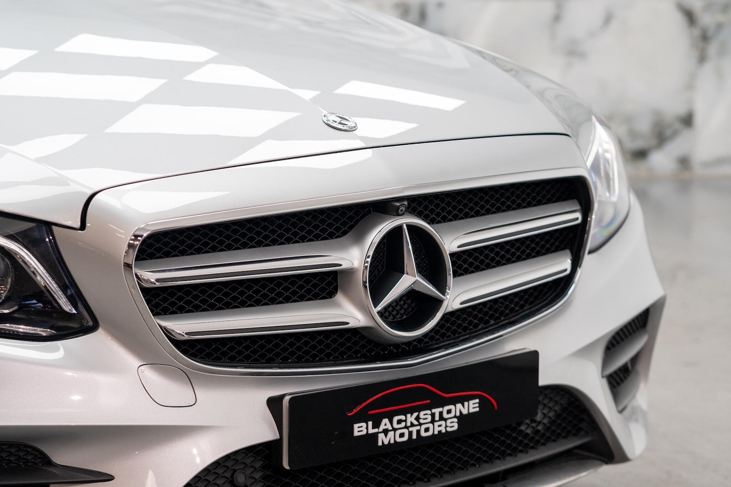 Used Mercedes-Benz E Class 2019 for sale - 76607959: Photo 2