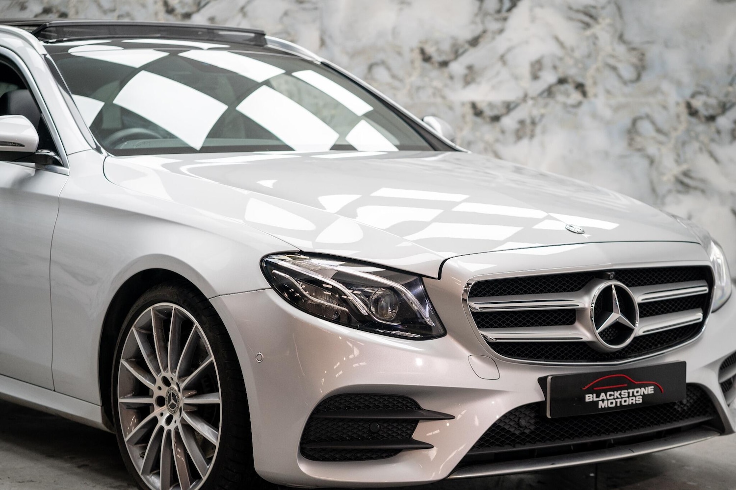 Used Mercedes-Benz E Class 2019 for sale - 76607959: Photo 3