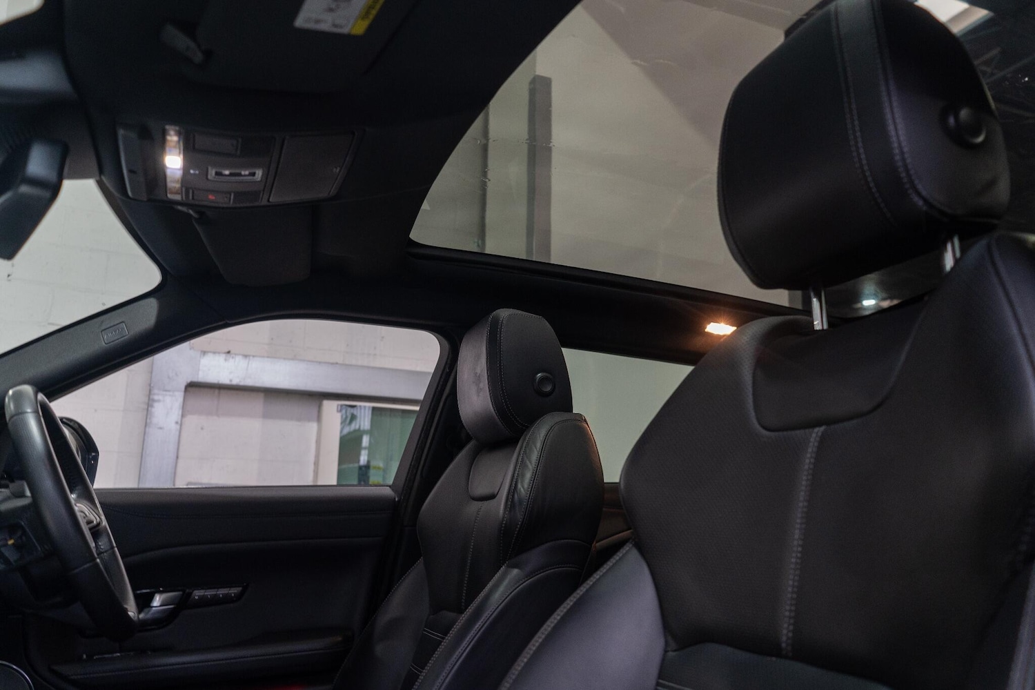 Used Land Rover Range Rover Evoque 2018 for sale - 77671420: Photo 2