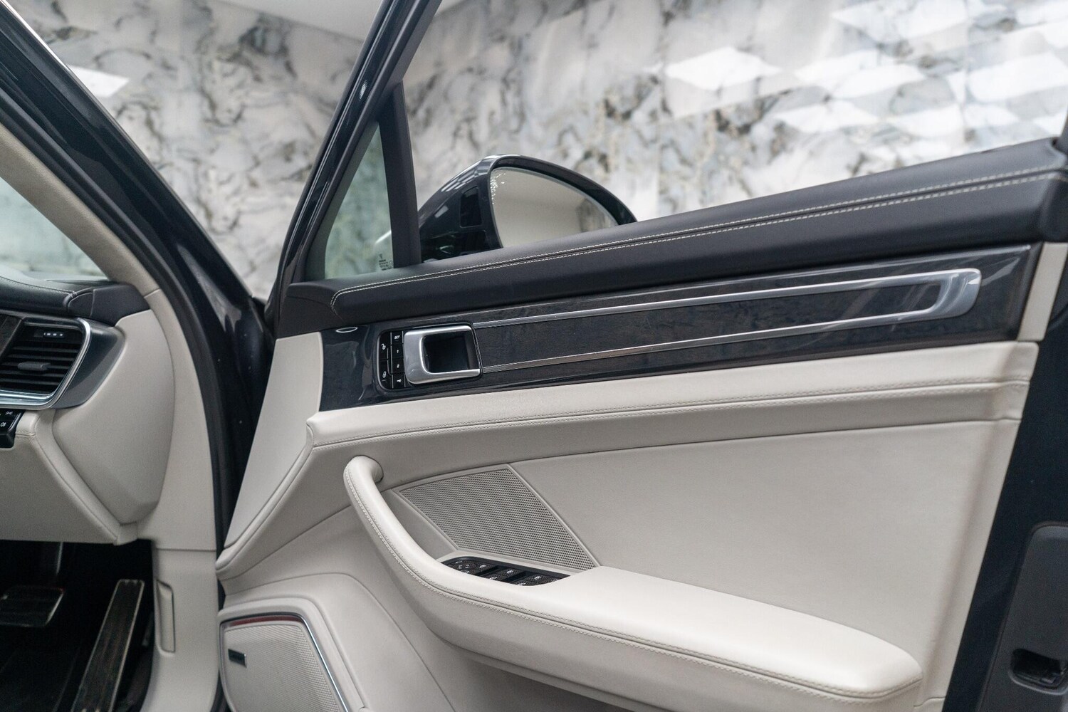 Used Porsche Panamera 2017 for sale - 77469088: Photo 35