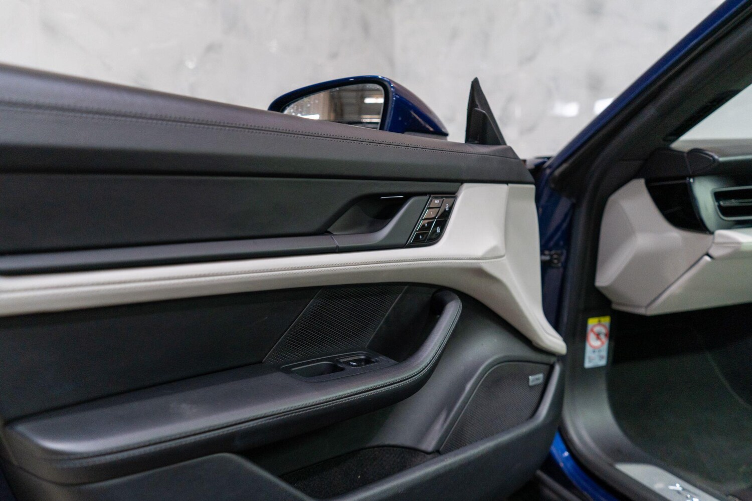 Used Porsche Taycan for sale - 78127345: Photo 35