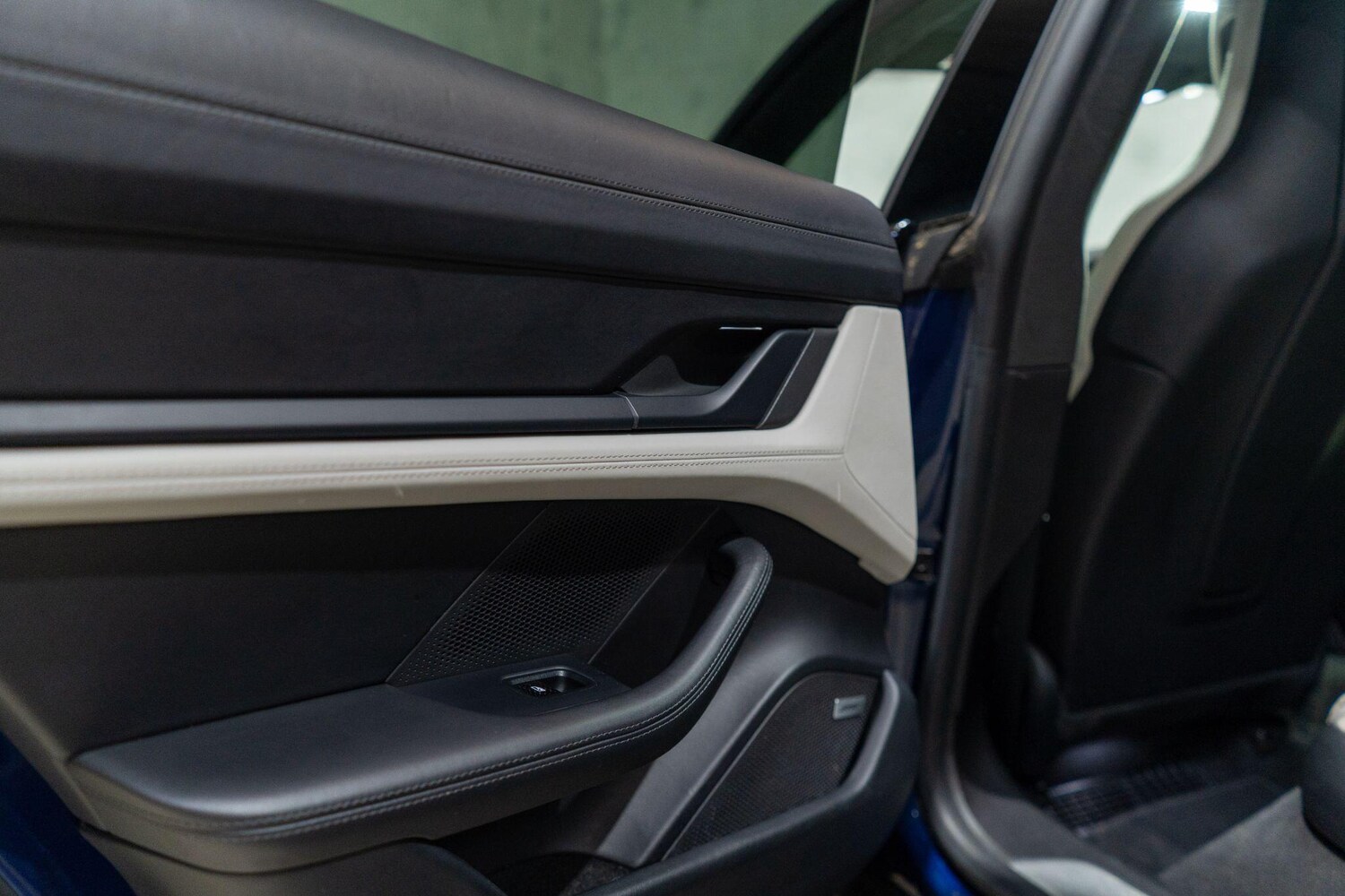 Used Porsche Taycan for sale - 78127345: Photo 36