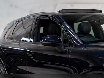 Used Porsche Cayenne 2019 for sale - 78275938: Photo