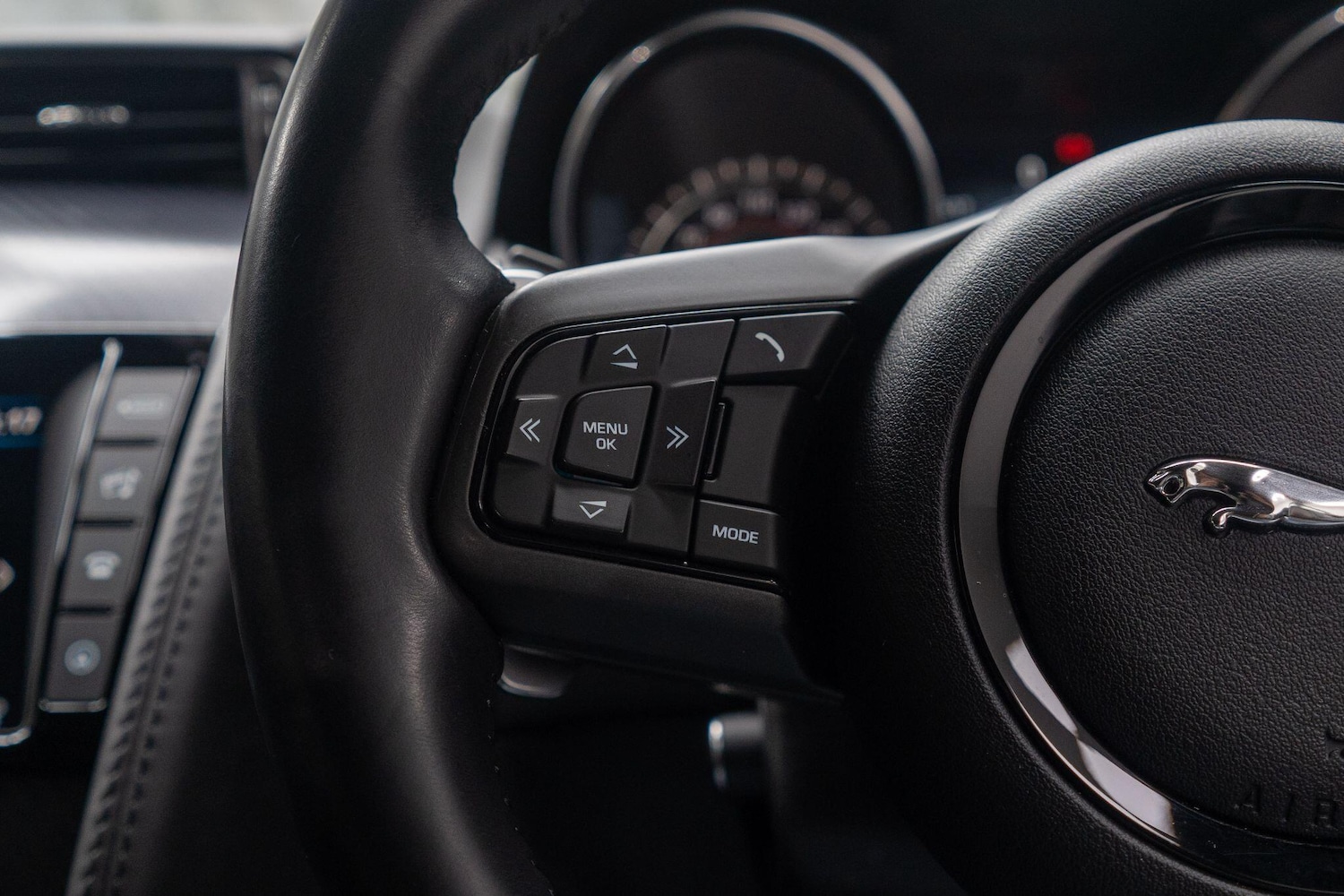 Used Jaguar F-Type for sale - 77015352: Photo 27