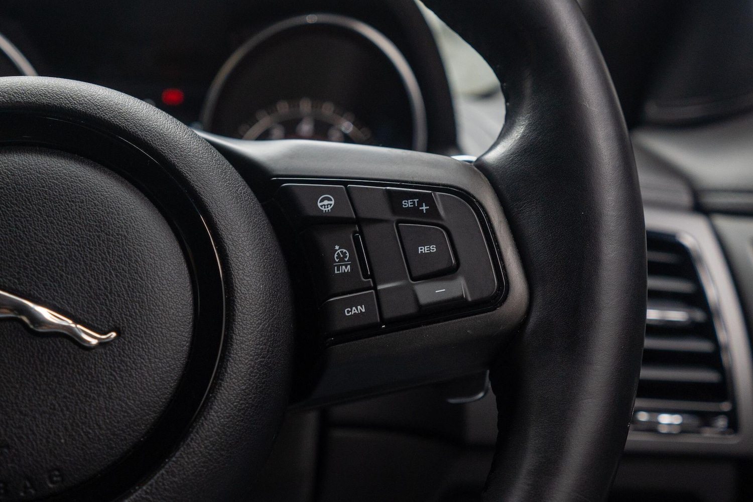 Used Jaguar F-Type for sale - 77015352: Photo 29