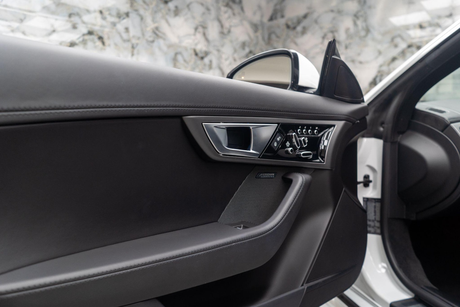 Used Jaguar F-Type for sale - 77015352: Photo 31