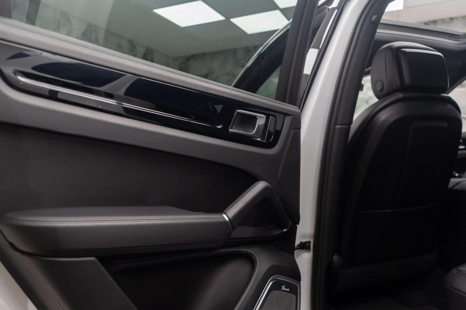 Used Porsche Cayenne 2019 for sale - 76084881: Photo 38
