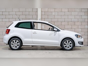 Used Volkswagen Polo 2014 for sale - 77783508: Photo