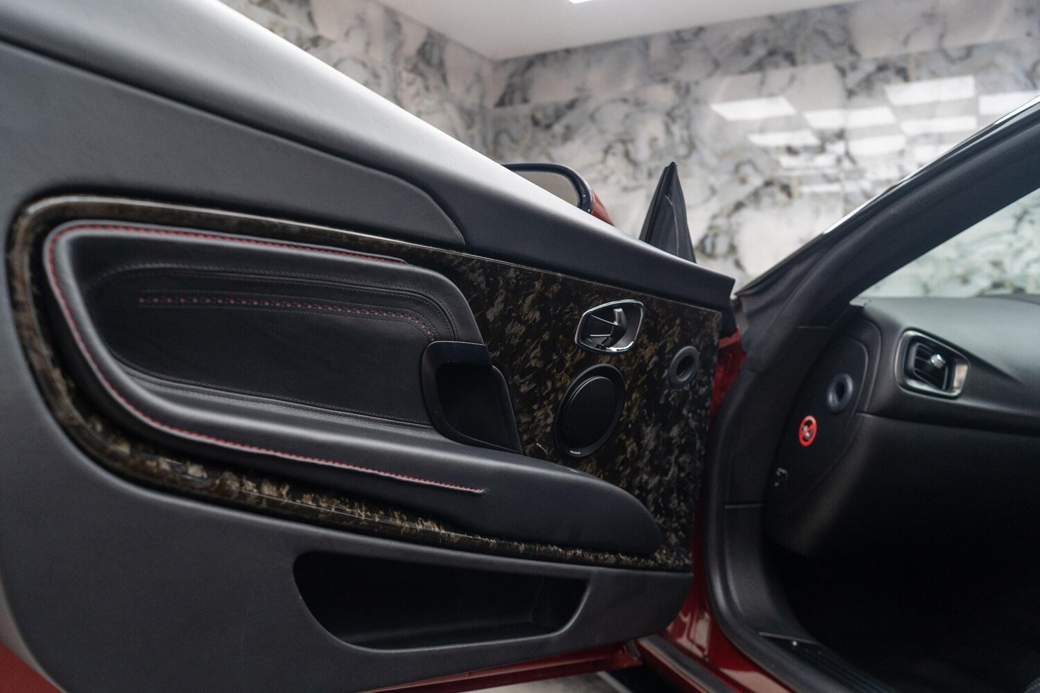 Used Aston Martin DB11 for sale - 77671746: Photo 29