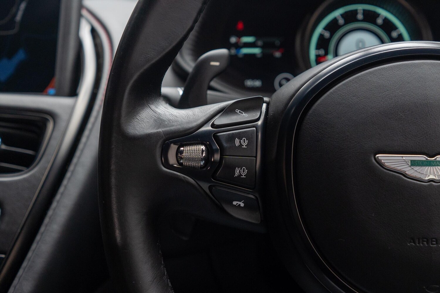 Used Aston Martin DB11 for sale - 77671746: Photo 32