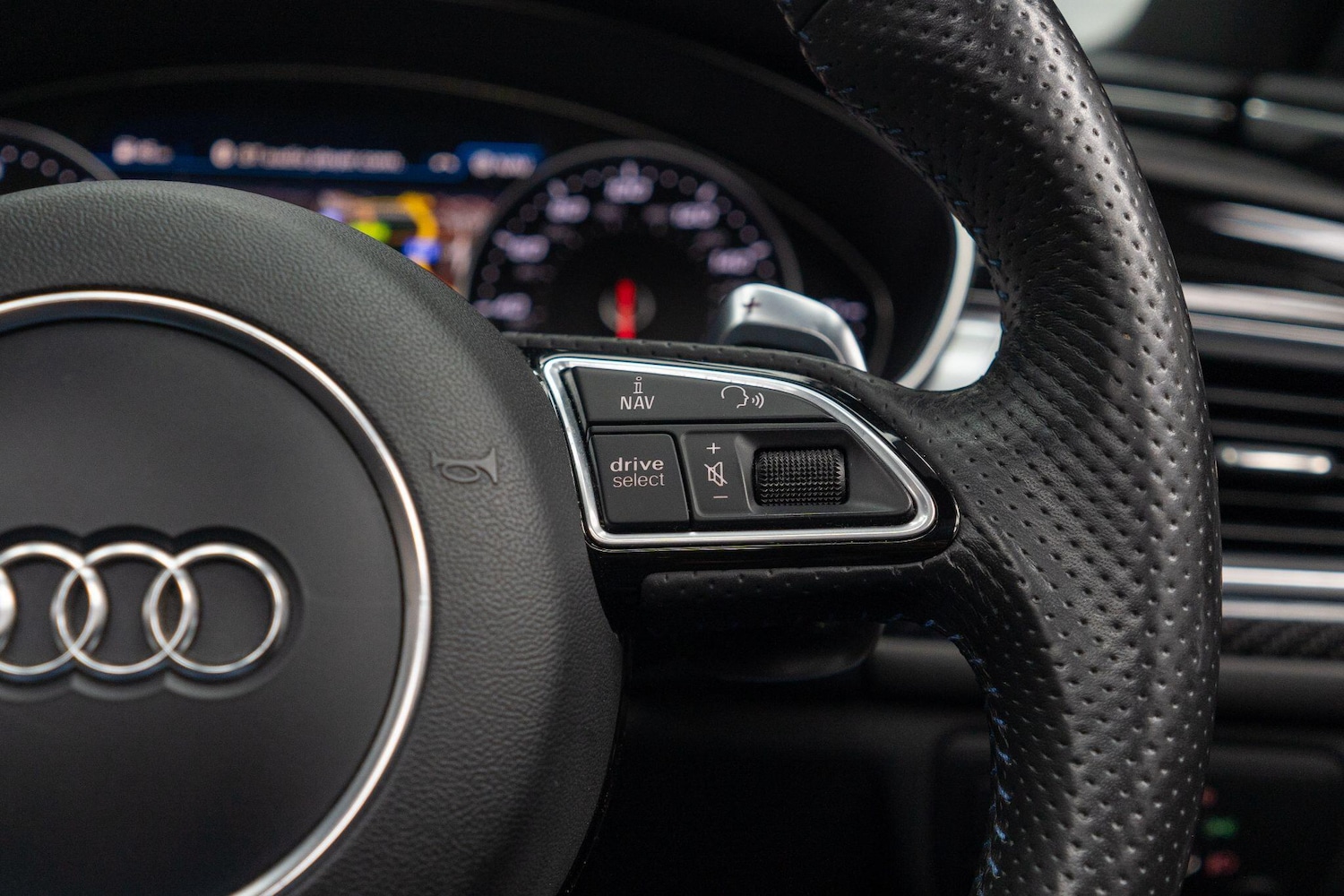 Used Audi RS6 2017 for sale - 77230447: Photo 36