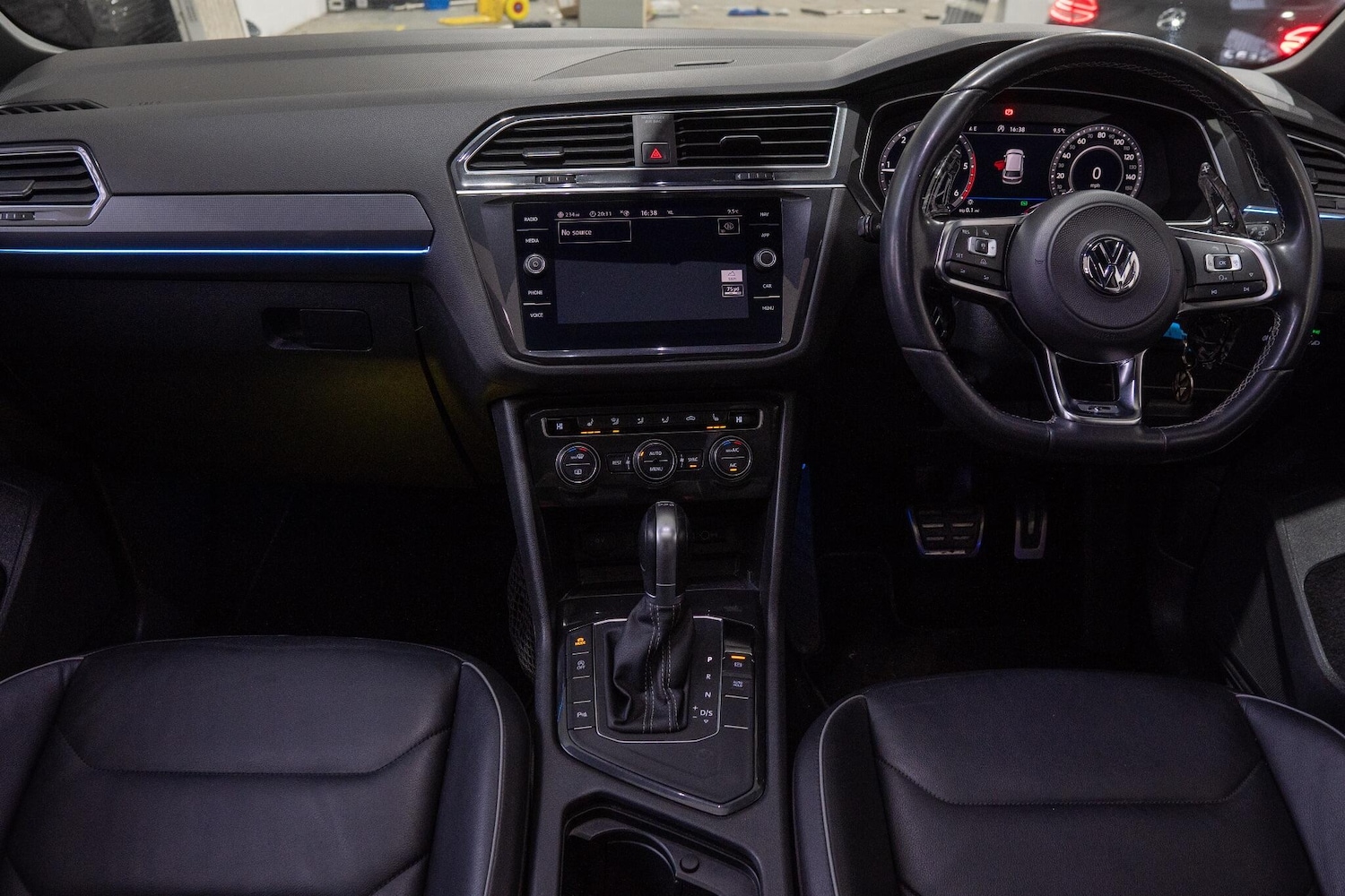 Used Volkswagen Tiguan 2018 for sale - 77969793: Photo 11