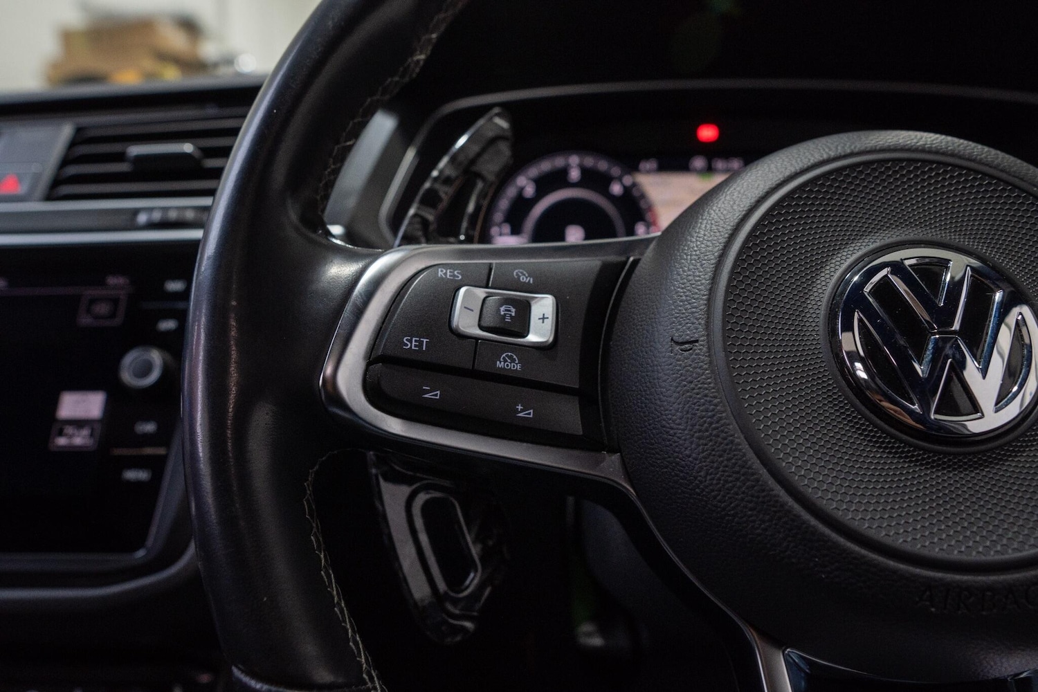 Used Volkswagen Tiguan 2018 for sale - 77969793: Photo 27