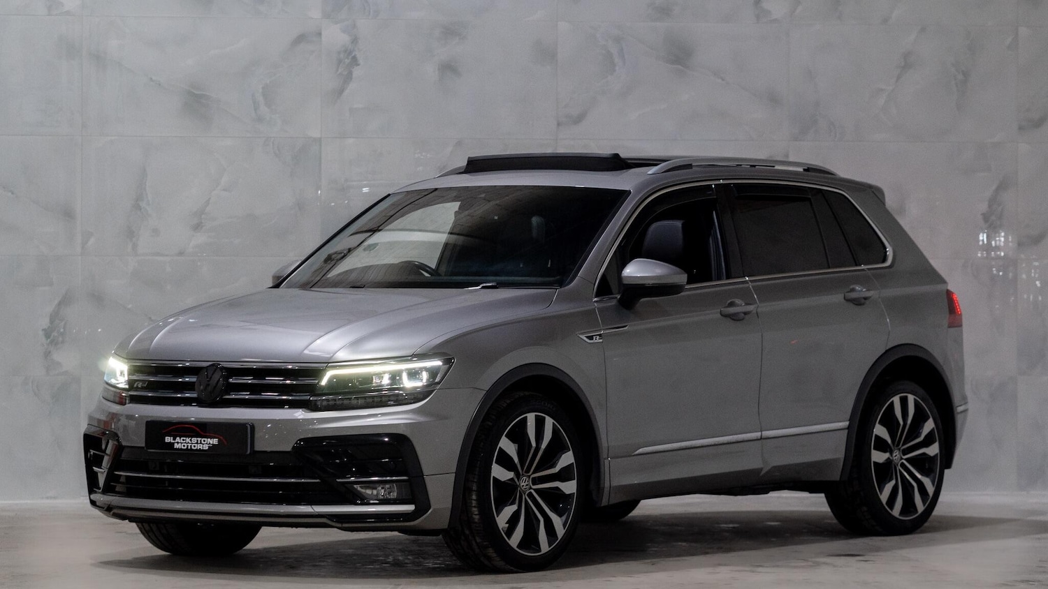 Used Volkswagen Tiguan 2018 for sale - 77969793: Photo 4