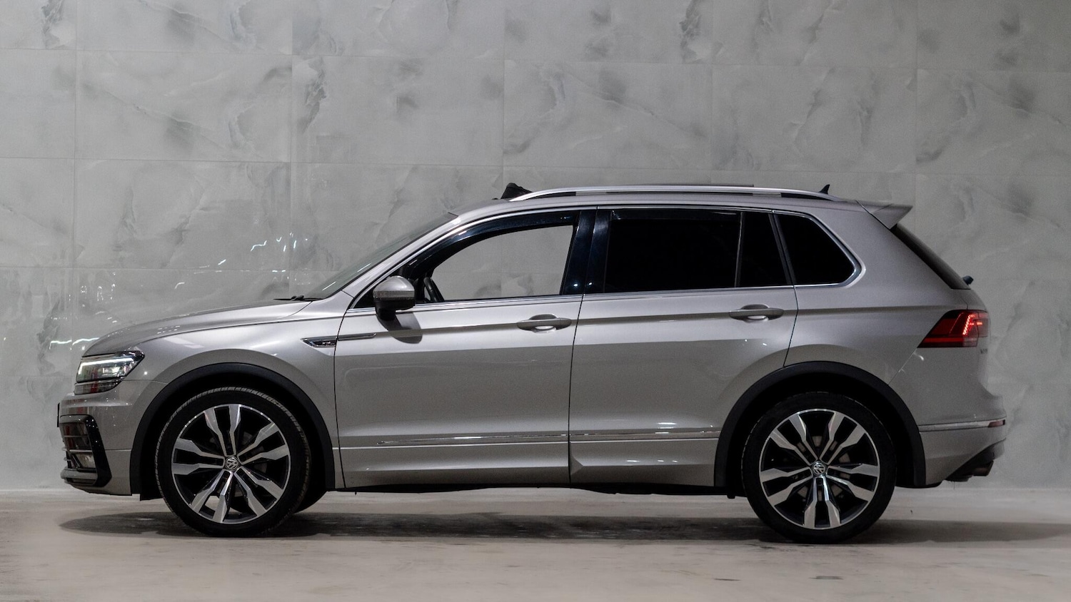 Used Volkswagen Tiguan 2018 for sale - 77969793: Photo 9