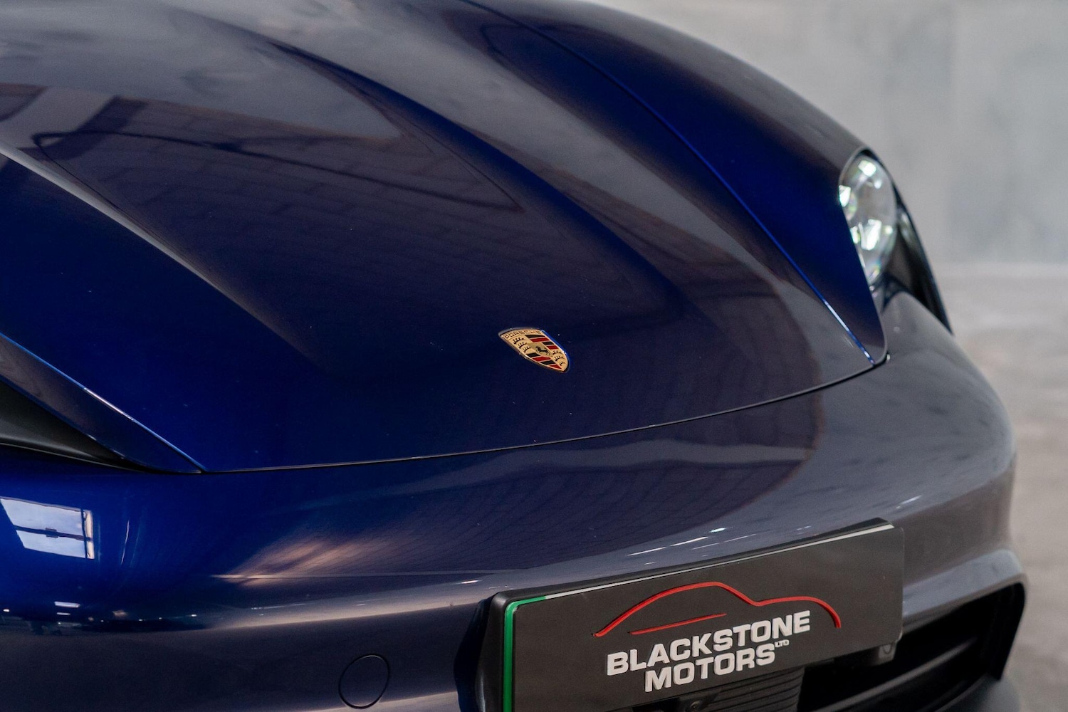 Used Porsche Taycan 2021 for sale - 78184489: Photo 2