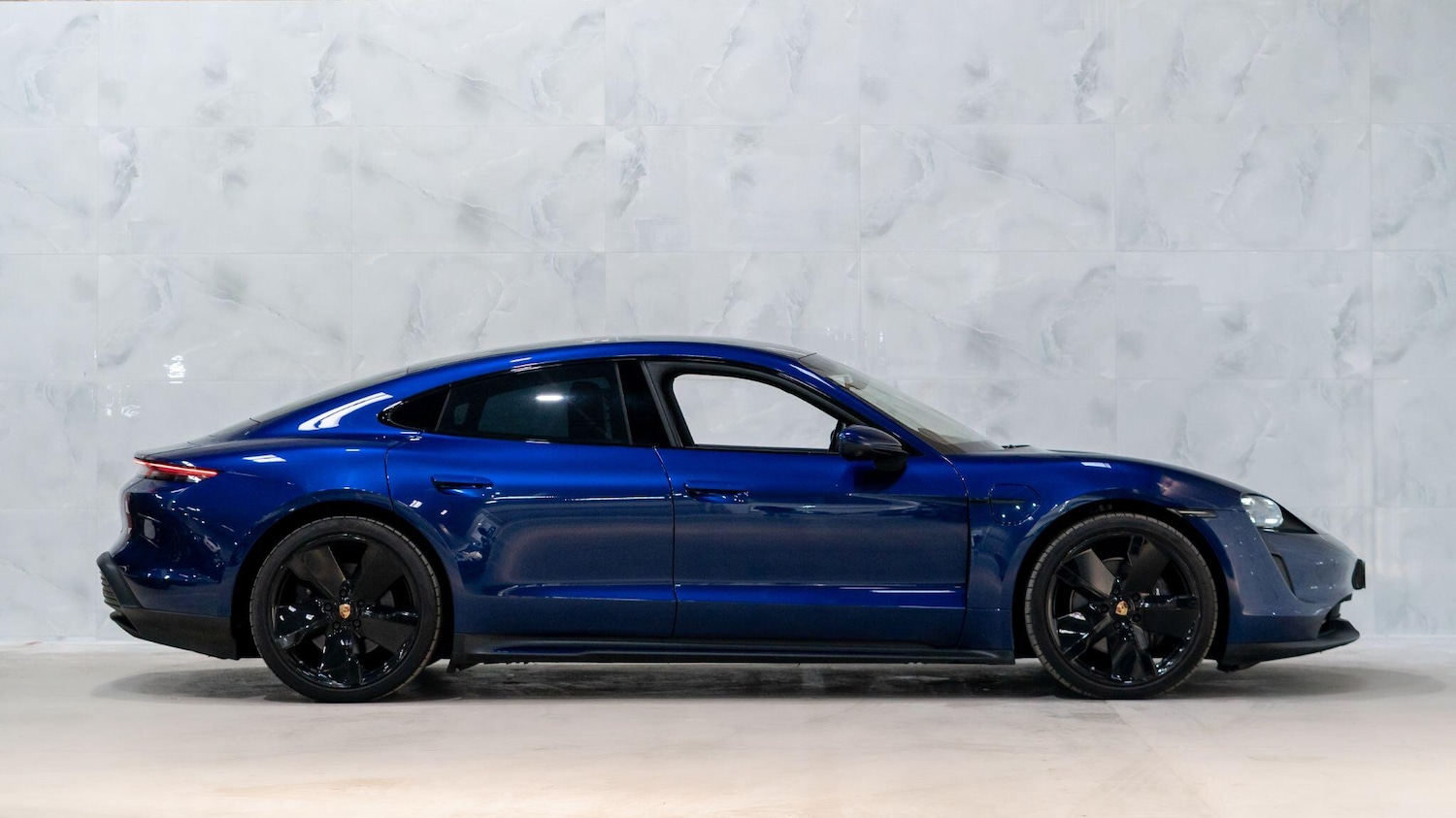 Used Porsche Taycan 2021 for sale - 78184489: Photo 5