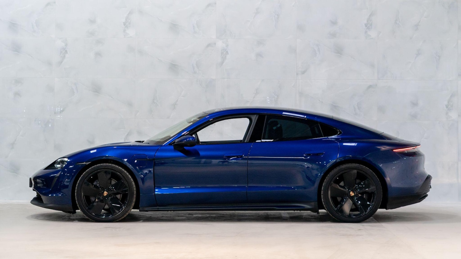 Used Porsche Taycan 2021 for sale - 78184489: Photo 8