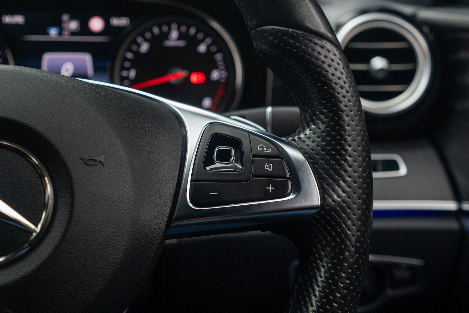 Used Mercedes-Benz E Class 2017 for sale - 76728153: Photo 33