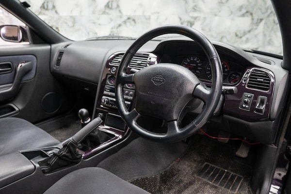 Used Nissan Skyline 1999 for sale - 75479030: Photo 9