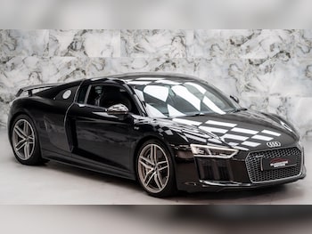 (67) - 5.2 FSI V10 Plus S Tronic quattro Euro 6 (s/s) 2dr