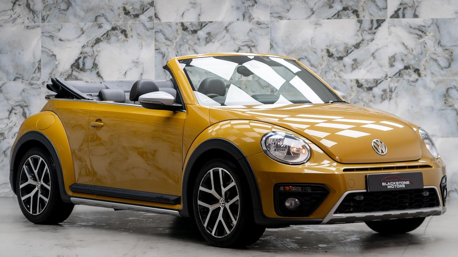 Used Volkswagen Beetle 2017 for sale - 76656991: Photo 1