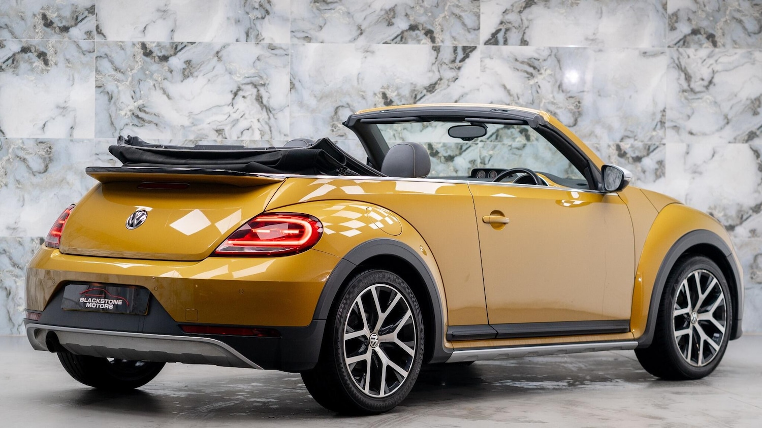 Used Volkswagen Beetle 2017 for sale - 76656991: Photo 11