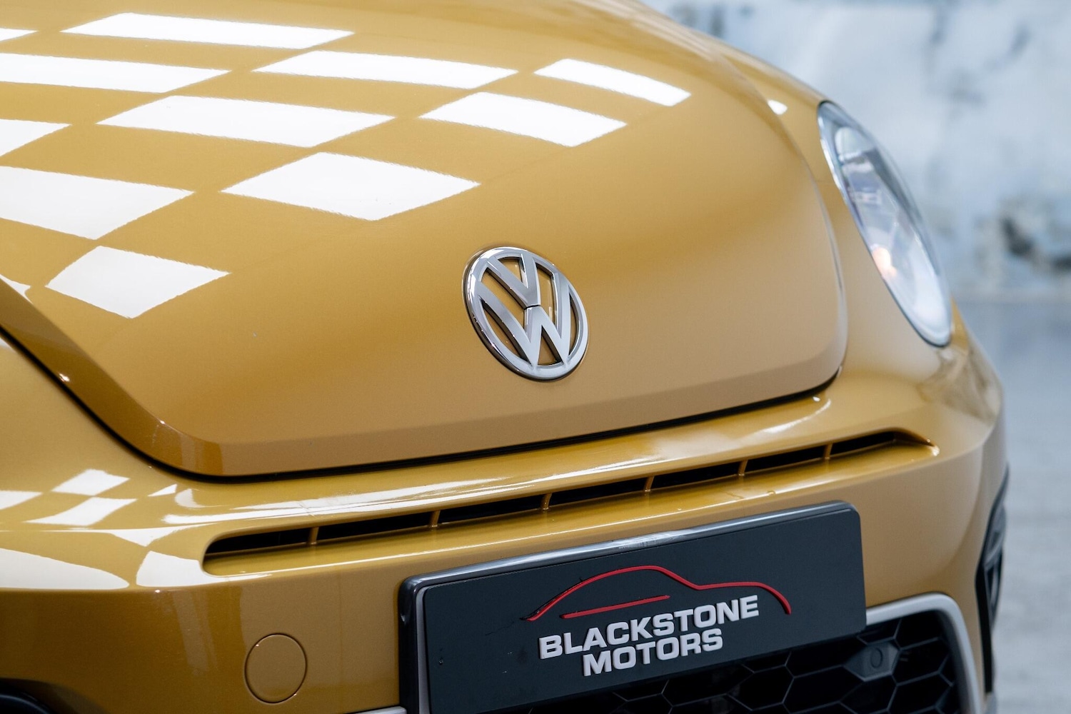 Used Volkswagen Beetle 2017 for sale - 76656991: Photo 2