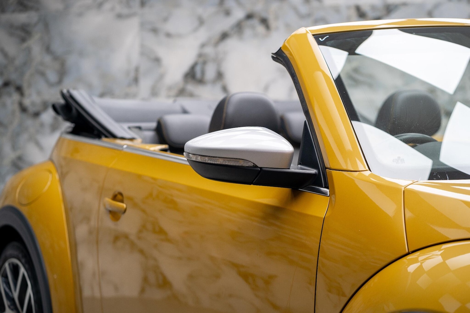 Used Volkswagen Beetle 2017 for sale - 76656991: Photo 4