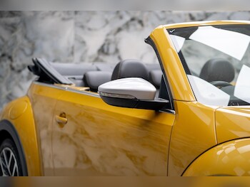 Used Volkswagen Beetle 2017 for sale - 76656991: Photo