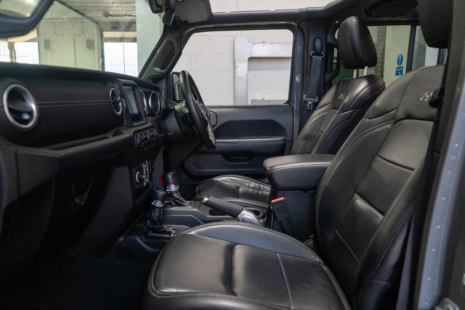 Used Jeep Wrangler 2018 for sale - 77969899: Photo 14