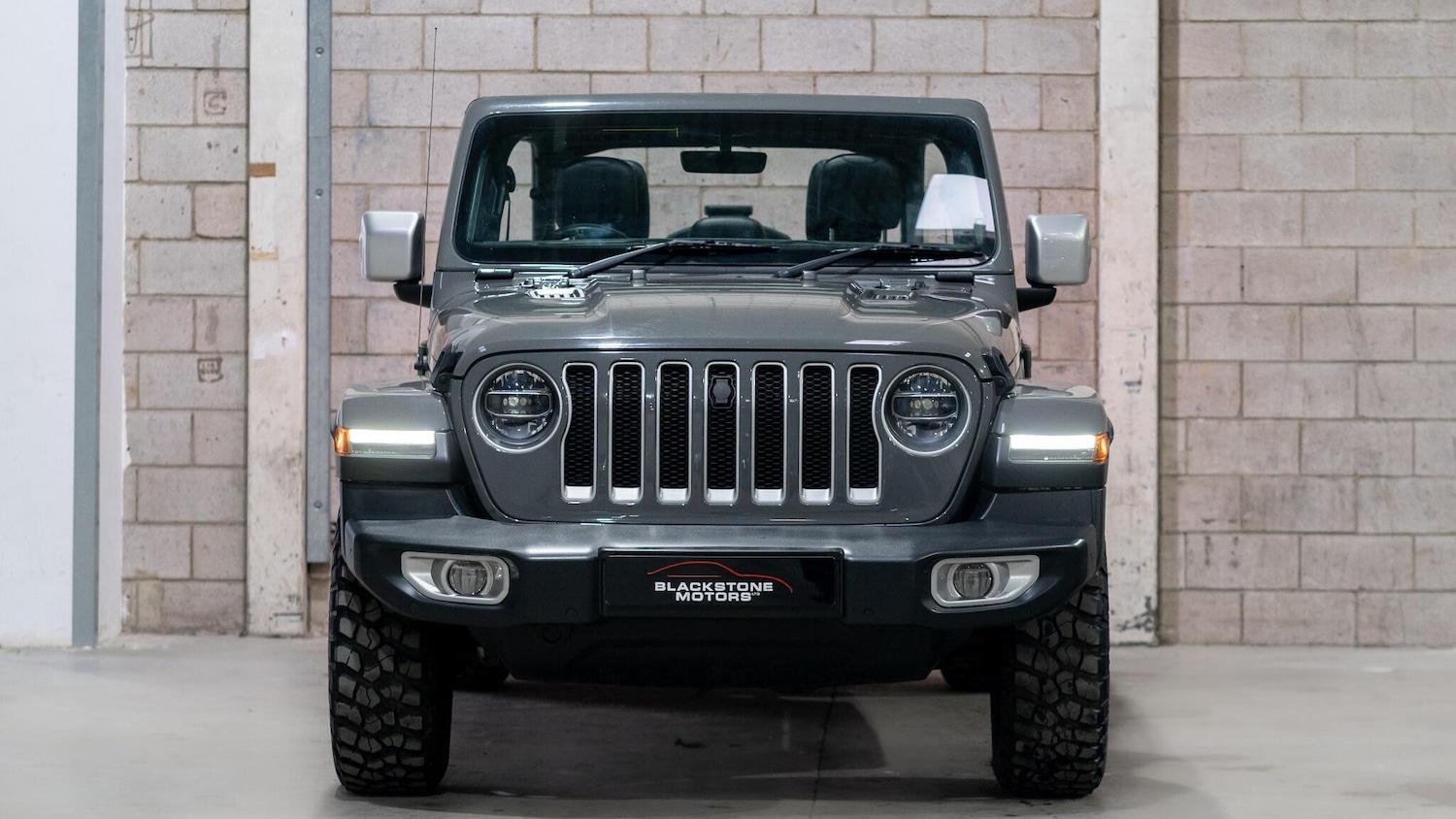 Used Jeep Wrangler 2018 for sale - 77969899: Photo 2