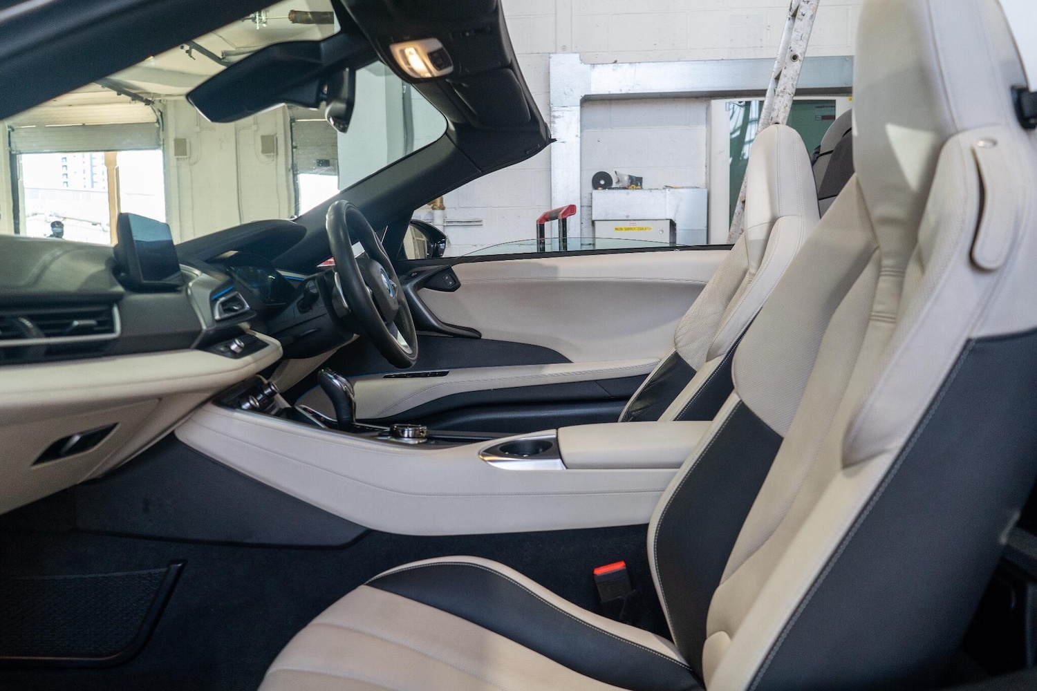 Used BMW i8 for sale - 77768527: Photo 30