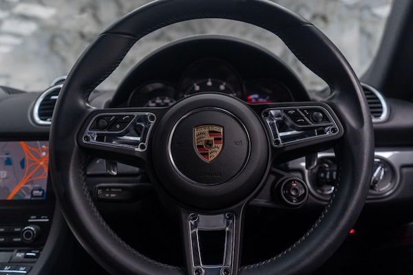 Used Porsche 718 Cayman 2024 for sale - 76239136: Photo 17